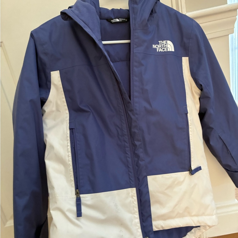 The North Face Girls Skiing Winter Jacket Purple Cream Medium/ 10